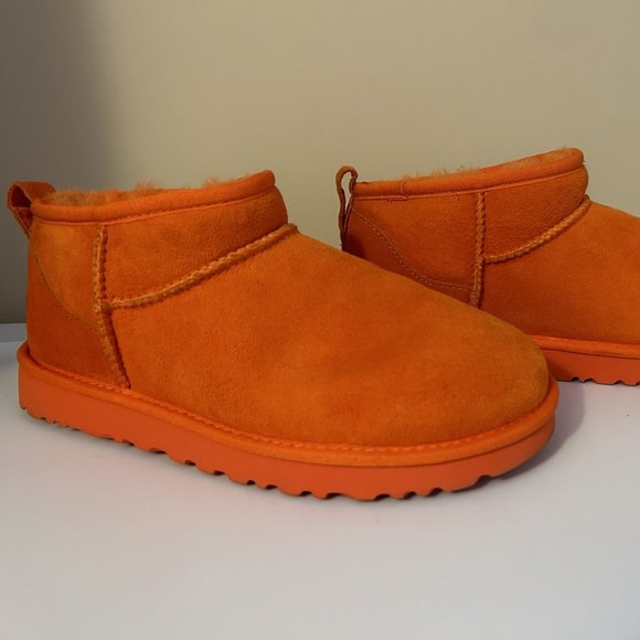 UGG Womens Classic Ultra Mini Ankle Boot - Picture 5 of 8